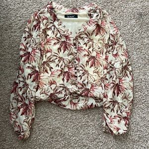 Kourt blouse. Slightly cropped.